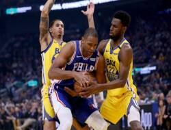 Curry Absen, Warriors Tumbangkan Sixers