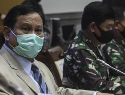 Menhan Prabowo Tinjau Pembuatan Kapal Perang TNI di Bekasi
