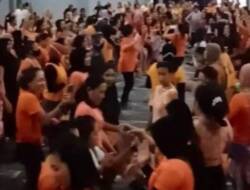 Aduh Emak-emak Asyik Senam Zumba Tanpa Masker