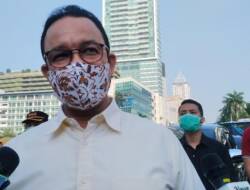 Mimik Serius Anies Baca ‘How Democracies Die’ Dianggap Cuma Gimik
