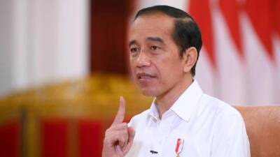 Jokowi Luncurkan Bantuan Tunai 2021: Bapak-bapak Jangan Beli Rokok!