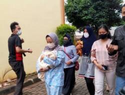 Keluarga Korban Sriwijaya Air Diambil Sampel DNA di RS Polri
