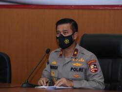 Polri Ungkap Awal Mula 2 Oknum Polisi Terlibat Penjualan Senpi ke KKB