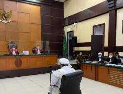 Habib Rizieq Akui Tutupi Info soal COVID-19 agar Tak Terganggu