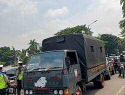 Berkerumun di Dekat PN Jaktim, 36 Simpatisan Habib Rizieq Diamankan Polisi