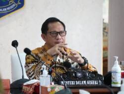 Mendagri Instruksikan Kepala Daerah Berlakukan Larangan Mudik