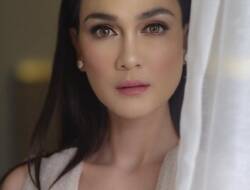 Luna Maya Pakai Gaun Transparan di Nikahan Atta-Aurel