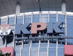 KPK Geledah 3 Rumah Azis Syamsuddin, Bukti Kasus Suap Penyidik Ditemukan
