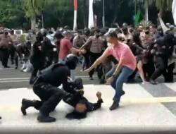 Heboh Polisi Smackdown Mahasiswa di Tangerang