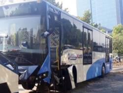 Tabrakan Bus Transjakarta di MT Haryono Jakarta Timur