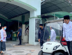 Tiba di Ngawi, Presiden Tunaikan Salat Jumat Berjemaah