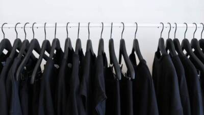 Menjaga Warna Baju Hitam