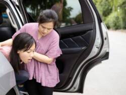 Cara Mengatasi Mabuk Mobil Dengan Ampuh