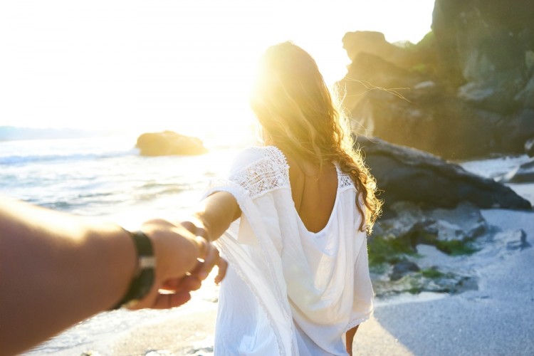 Tips PDKT Dengan Perempuan Pendiam