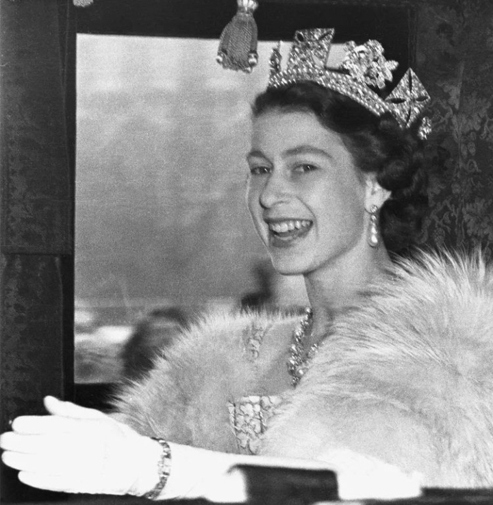 Profil Lengkap Ratu Elizabeth II dari Britania Raya