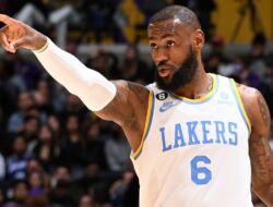 Lakers Tampil Gemilang Tumbangkan Golden State Warriors