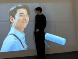 Gong Yoo Tertangkap Tengah Liburan di Pulau Dewata