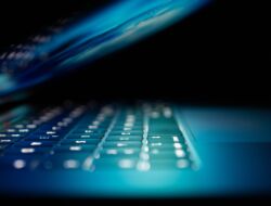 Perlunya Mengamankan Data Pribadi di Era Perkembangan Iptek
