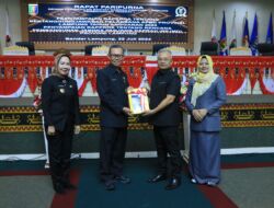 Rapat Paripurna DPRD Lampung, Pj. Gubernur Lampung Sampaikan Raperda Pertanggungjawaban Pelaksanaan APBD Provinsi Lampung 2023 dan Raperda RPJMD 2025-2045