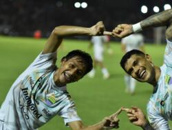 Hasil Semen Padang vs Persib Bandung di Liga 1 2024/25, Pangeran Biru Pesta Gol di Padang