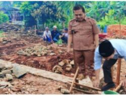 Agus Sartono Wakili Bupati Lampung Selatan dalam Peletakan Batu Pertama Program Bedah Rumah di Sidomulyo