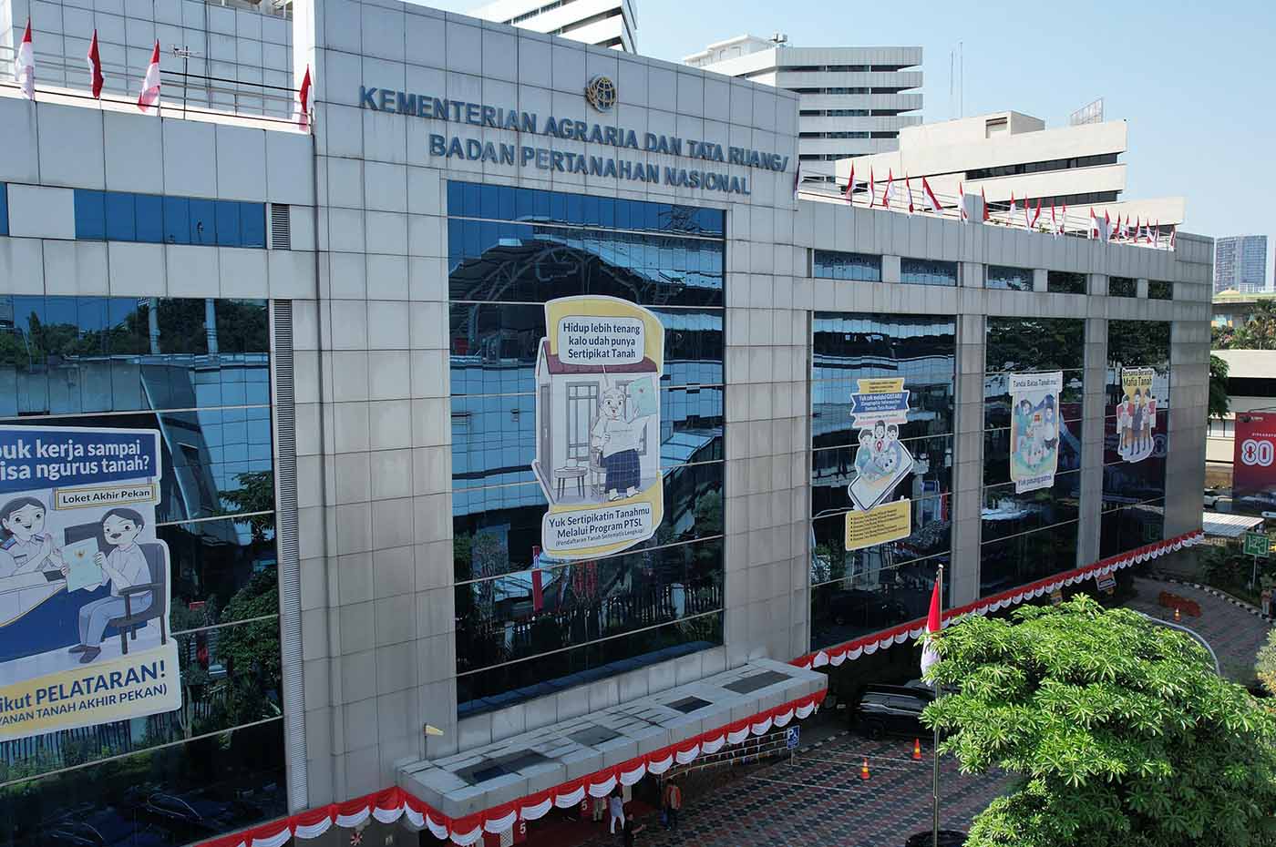 Kementerian ATR/BPN Ikut Karnaval HUT ke-80 RI Bawa Pesan Layanan Publik.