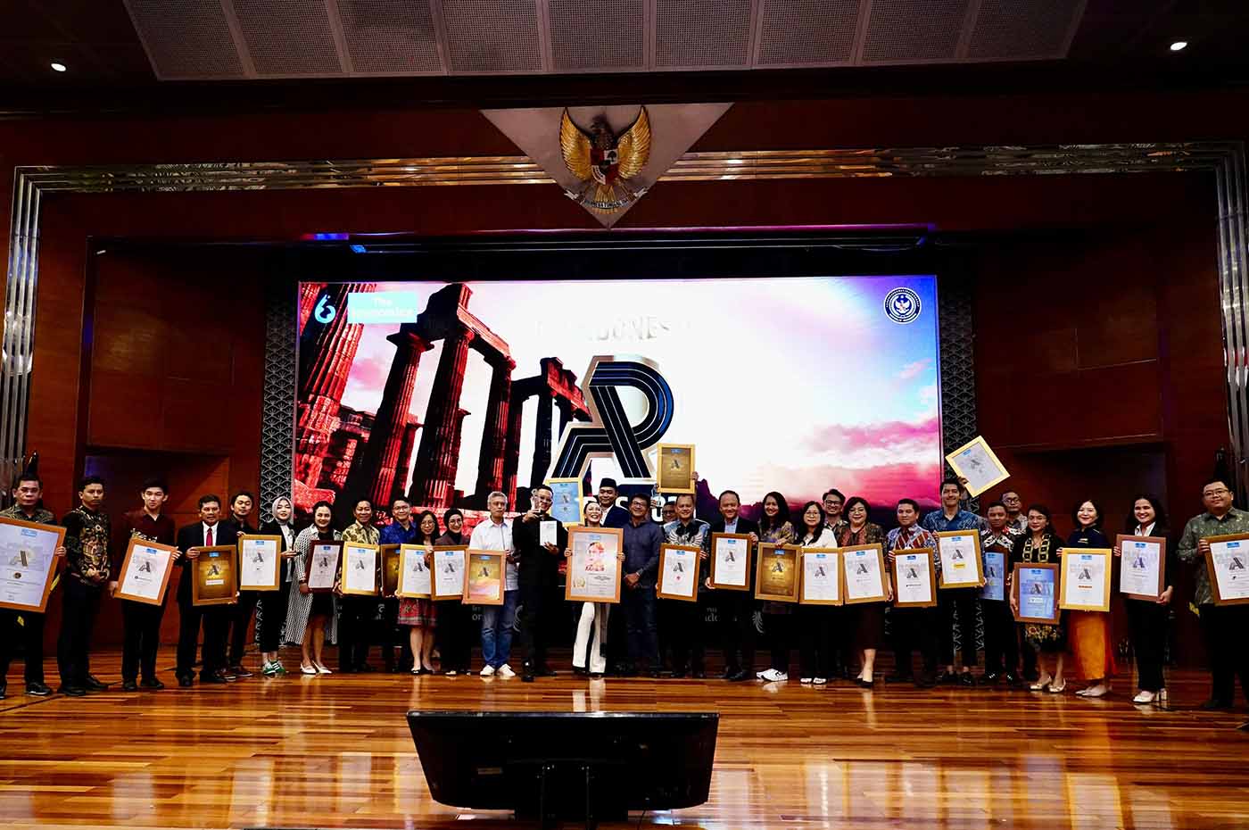 Kementerian ATR/BPN raih penghargaan Popular Government Institution 2025 dari The Iconomics