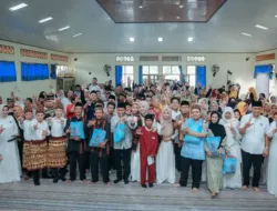 Wagub Jihan Serahkan 100 Paket Sembako untuk Siswa Difabel
