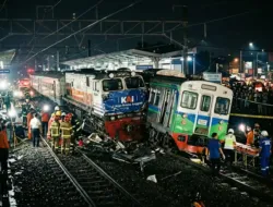 KA Argo Bromo Anggrek Tabrak KRL di Bekasi Timur