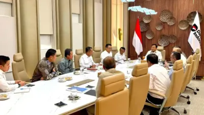 presiden prabowo gelar rapat terbatas