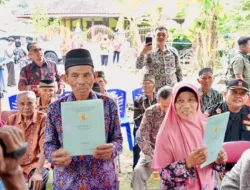 Akhir Perjuangan Panjang, Sertipikat Tanah Mbah Tupon Kembali ke Tangan yang Berhak