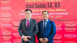 ahmad handoko resmi meraih gelar doktor ilmu hukum ke-52 di fakultas hukum universitas lampung