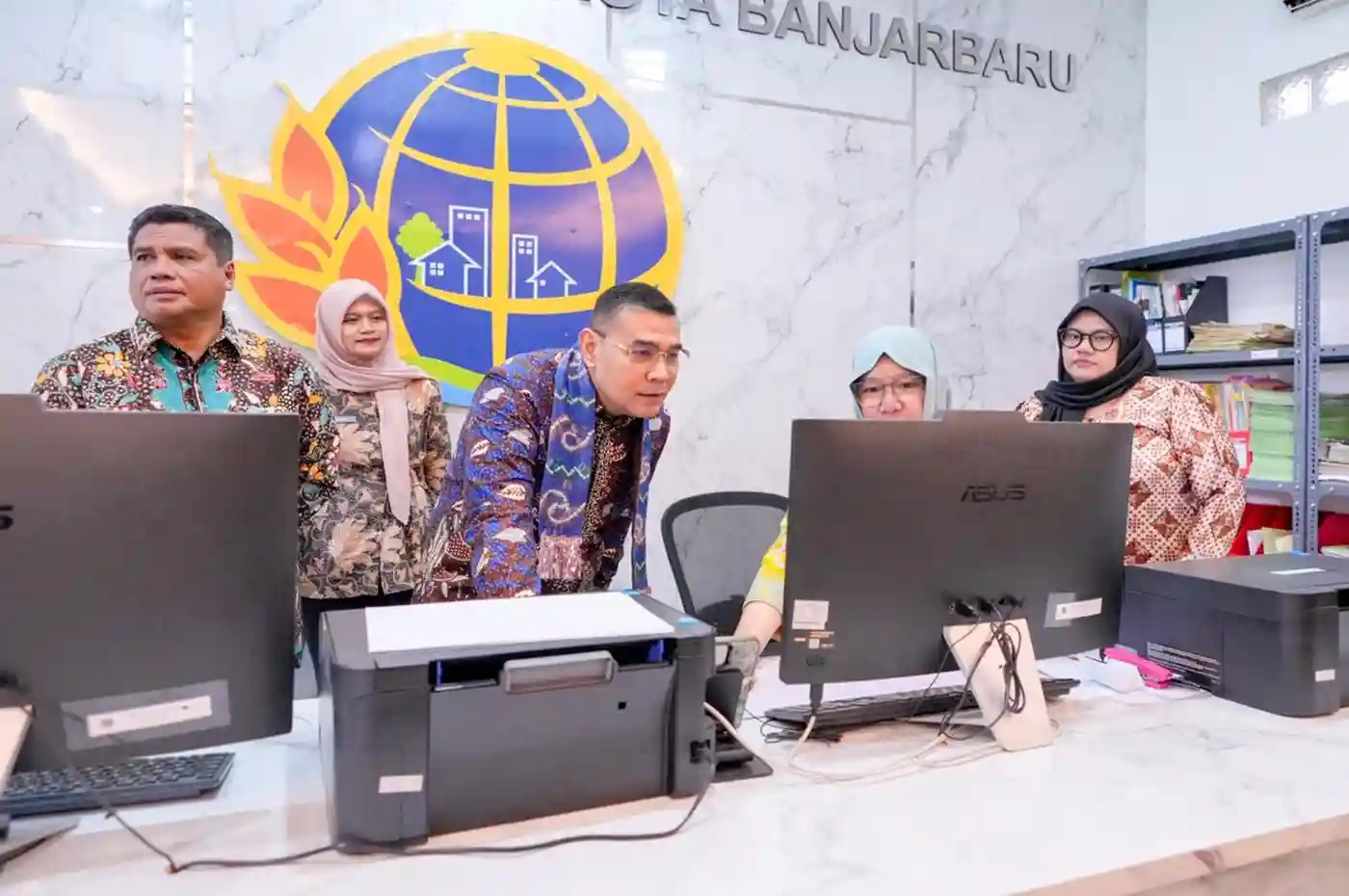 layanan pertanahan di kantor pertanahan banjarbaru saat ditinjau wamen atr bpn