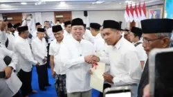 Serahkan 243 Sertipikat Tanah Wakaf di Jawa Tengah, Menteri Nusron: Bagian dari Program Prioritas Nasional Selesaikan Kepastian Hukum Aset Umat