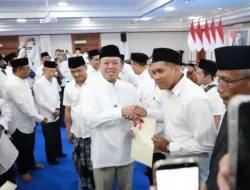 Serahkan 243 Sertipikat Tanah Wakaf di Jawa Tengah, Menteri Nusron: Bagian dari Program Prioritas Nasional Selesaikan Kepastian Hukum Aset Umat
