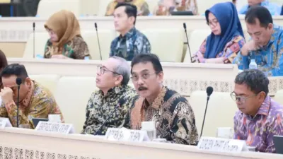 7 layanan prioritas atr bpn dipaparkan dalam rapat bersama komisi ii dpr ri